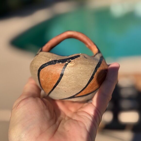 Antique Santo Domingo Kewa Pueblo Basket Pot - Native Pottery, Early 1900s - Picture 9 of 10